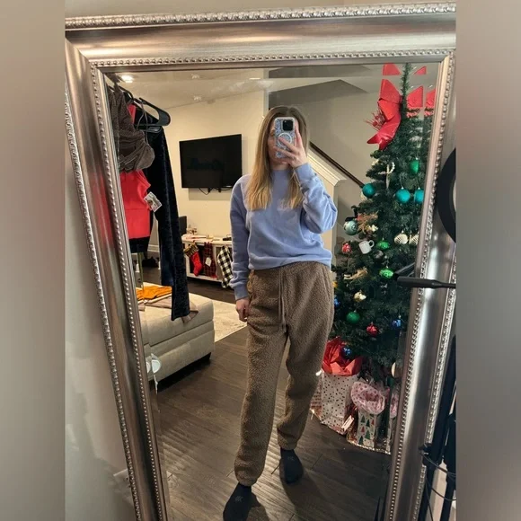 SKIMS Joggers - Picture 7 of 7